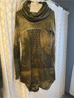 Sew Much Love Leia Tunic Size Medium